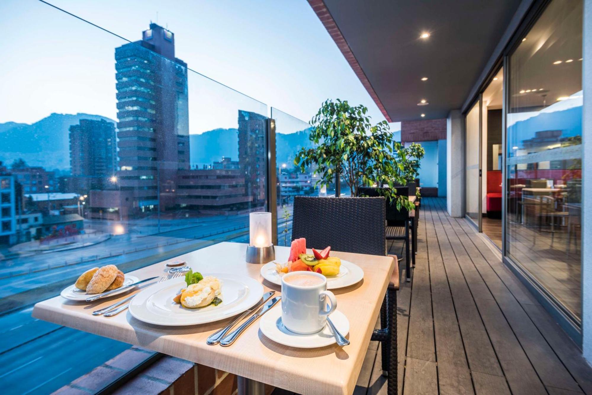Nh Bogota Urban 26 Royal Hotel Екстериор снимка