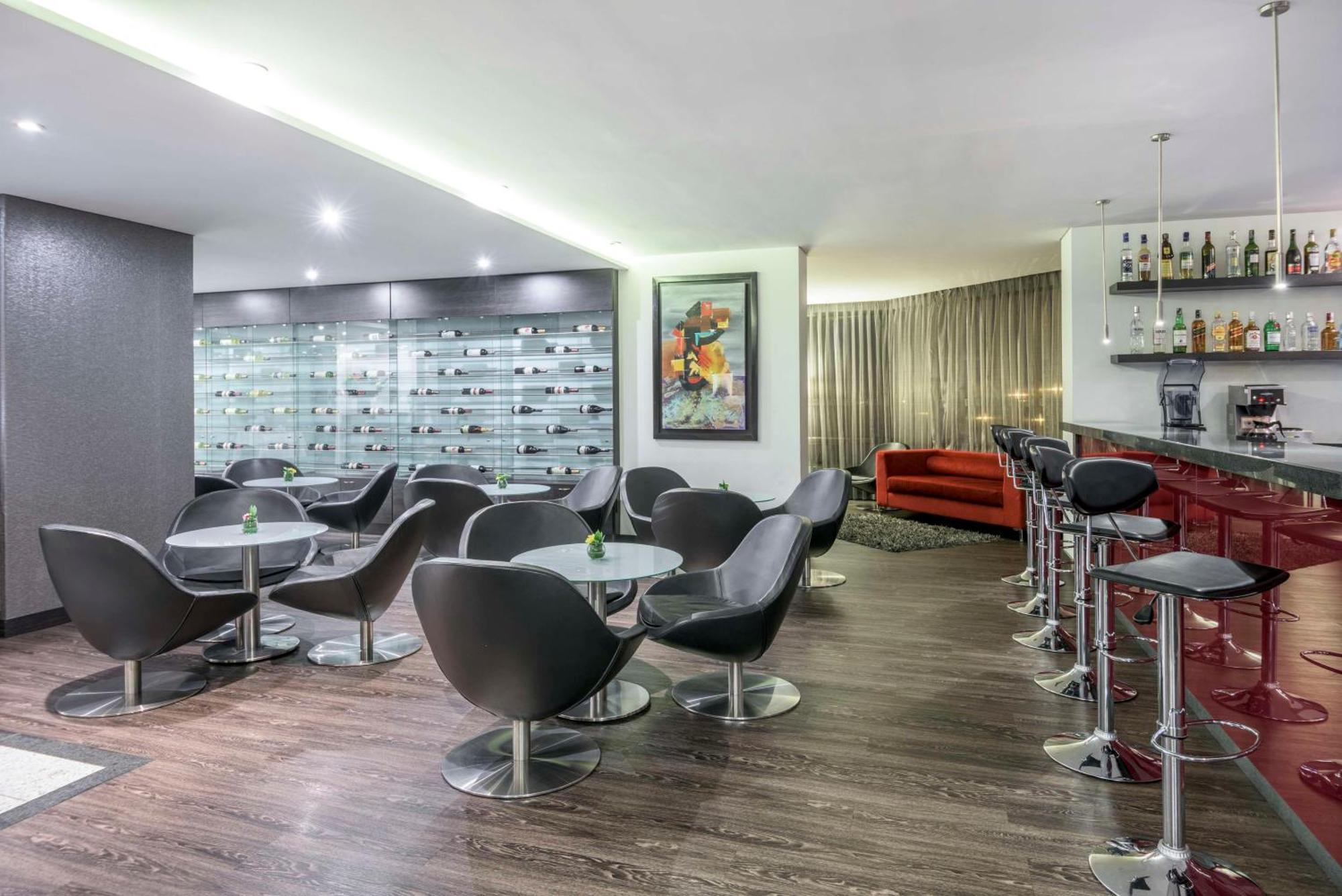 Nh Bogota Urban 26 Royal Hotel Екстериор снимка