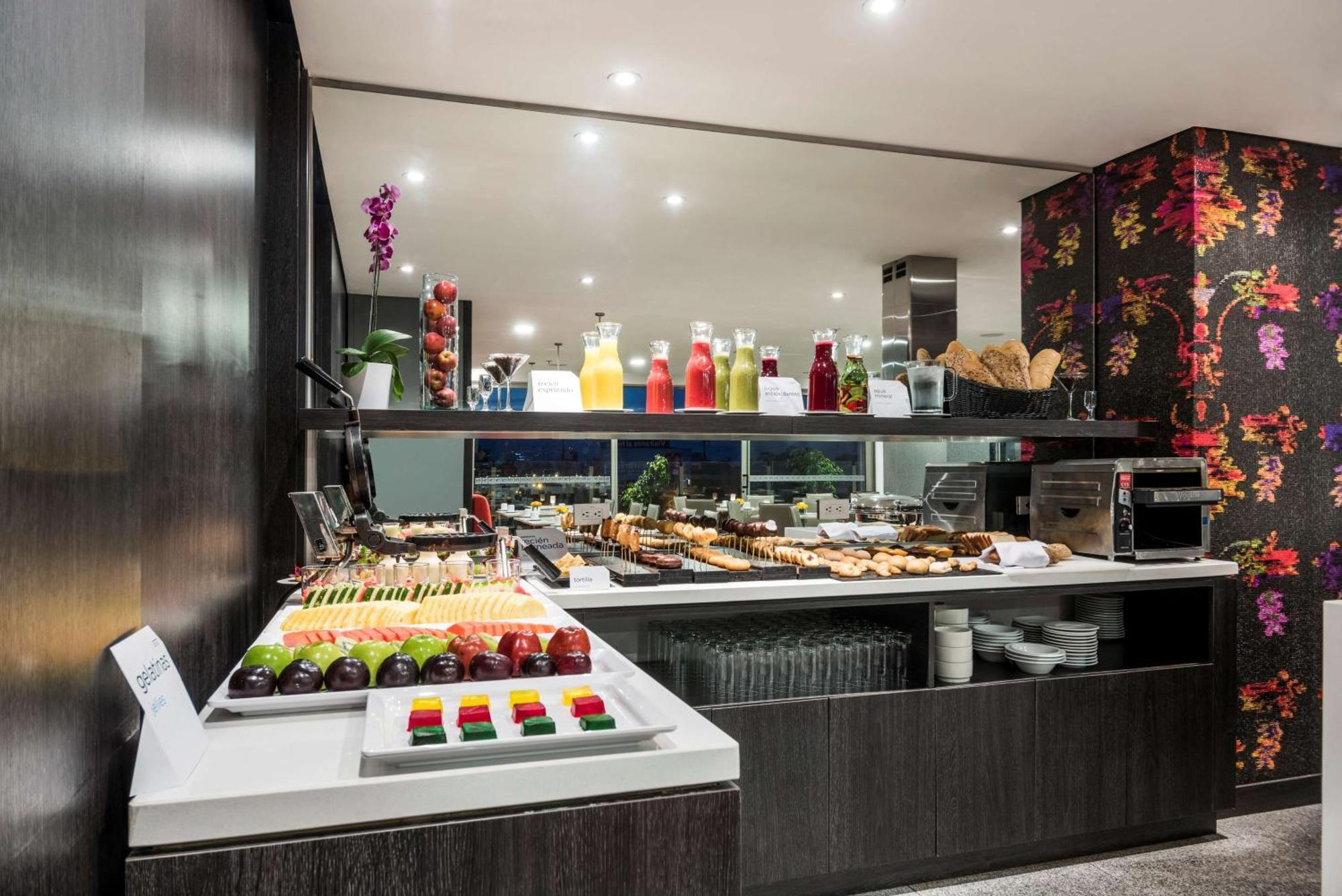Nh Bogota Urban 26 Royal Hotel Екстериор снимка