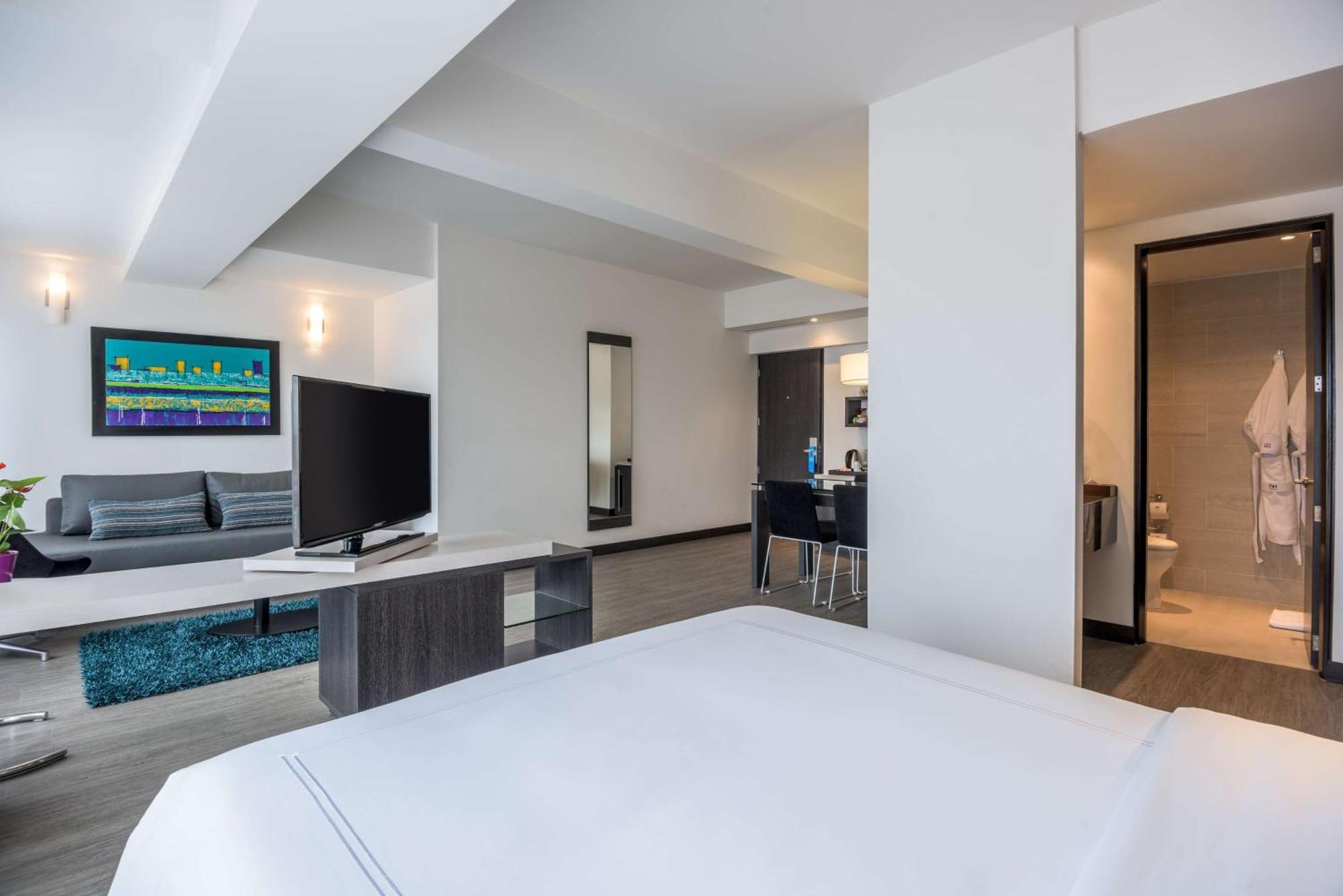 Nh Bogota Urban 26 Royal Hotel Екстериор снимка