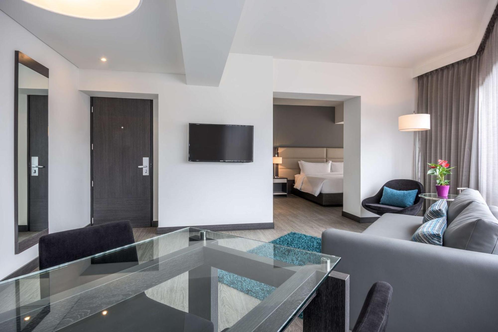 Nh Bogota Urban 26 Royal Hotel Екстериор снимка