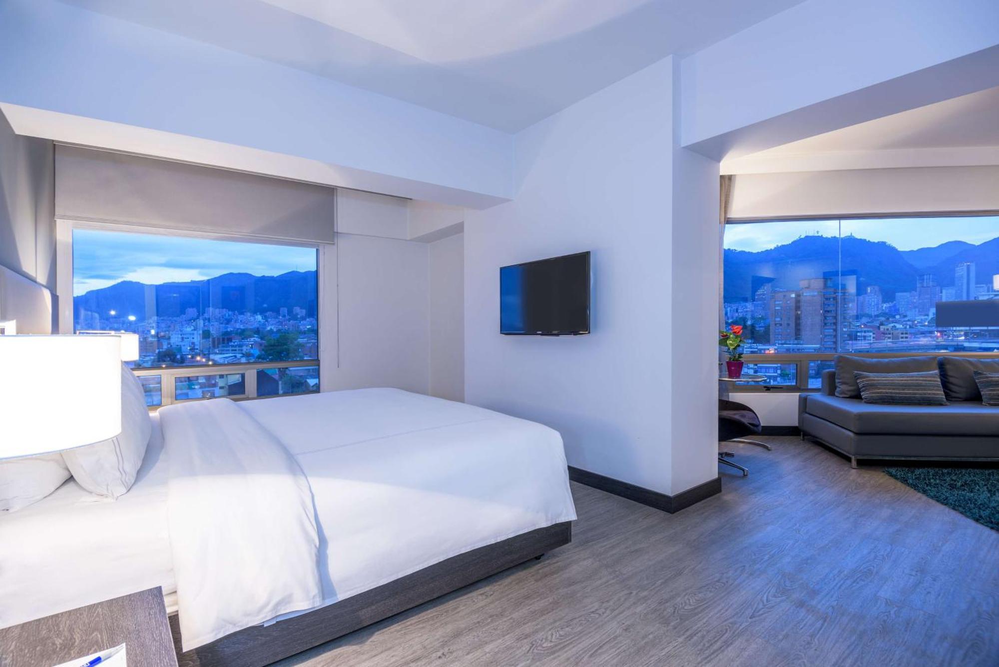 Nh Bogota Urban 26 Royal Hotel Екстериор снимка