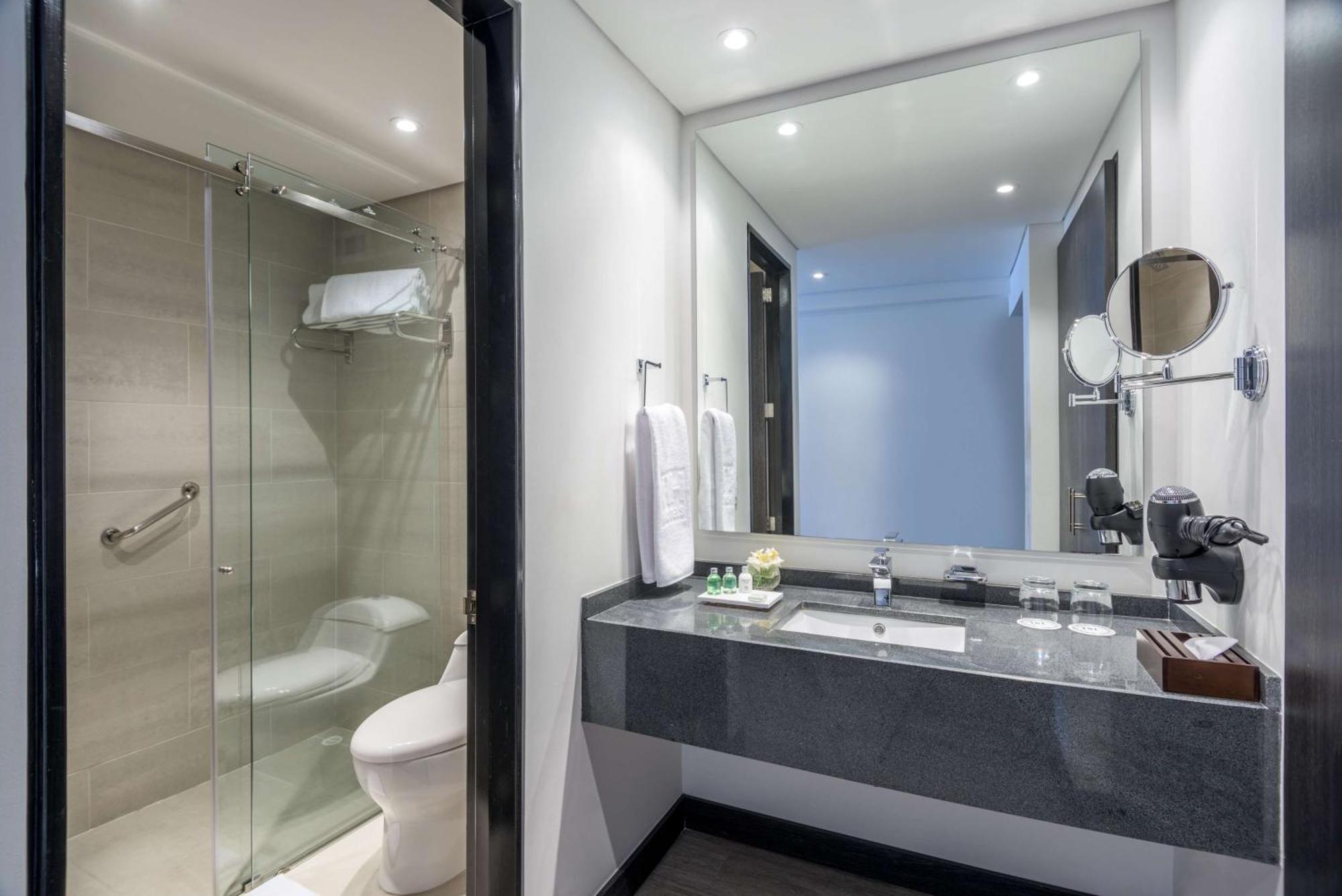 Nh Bogota Urban 26 Royal Hotel Екстериор снимка