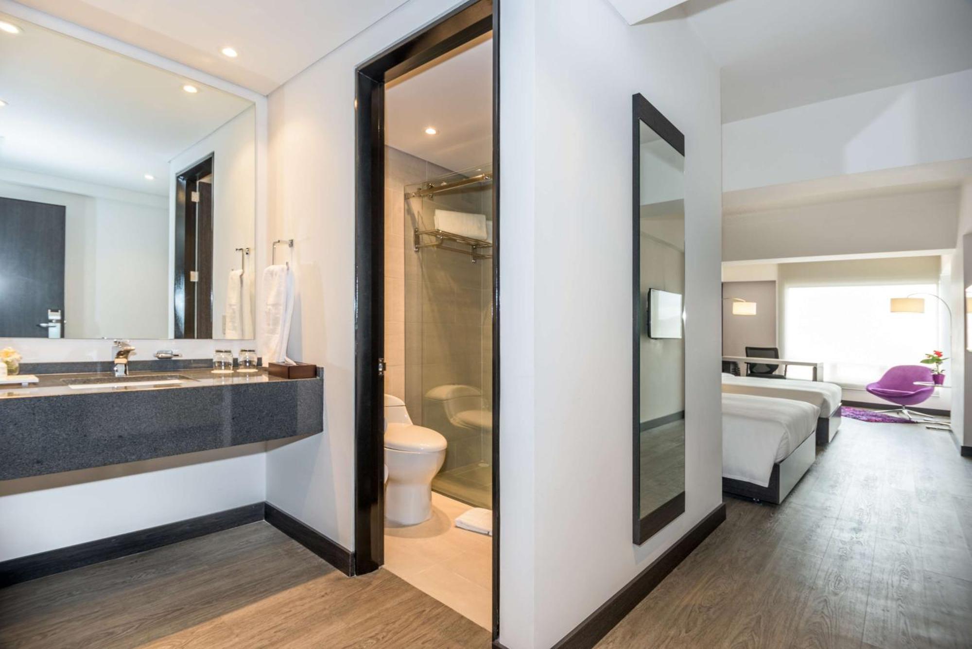 Nh Bogota Urban 26 Royal Hotel Екстериор снимка