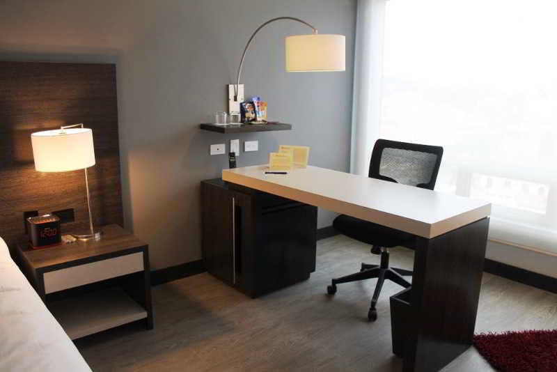 Nh Bogota Urban 26 Royal Hotel Екстериор снимка