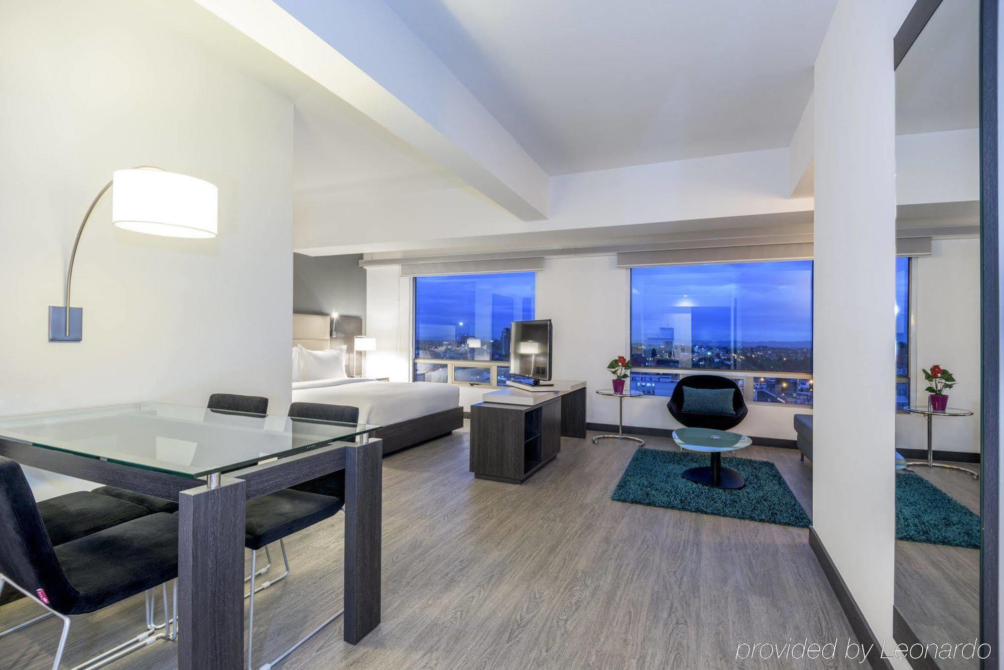 Nh Bogota Urban 26 Royal Hotel Екстериор снимка