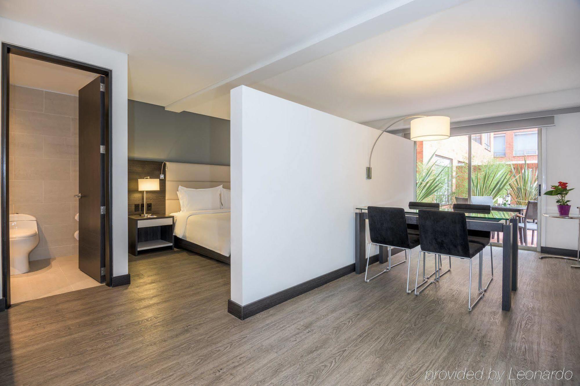 Nh Bogota Urban 26 Royal Hotel Екстериор снимка