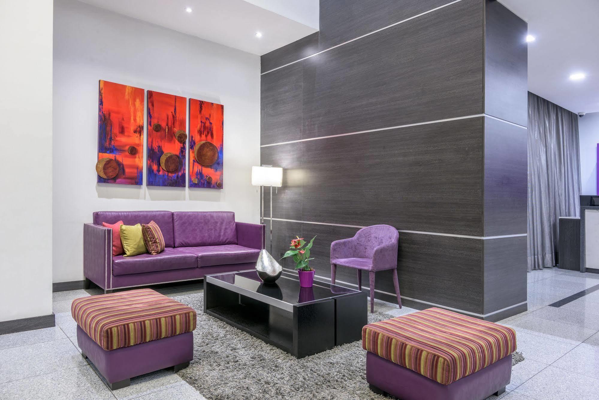 Nh Bogota Urban 26 Royal Hotel Екстериор снимка