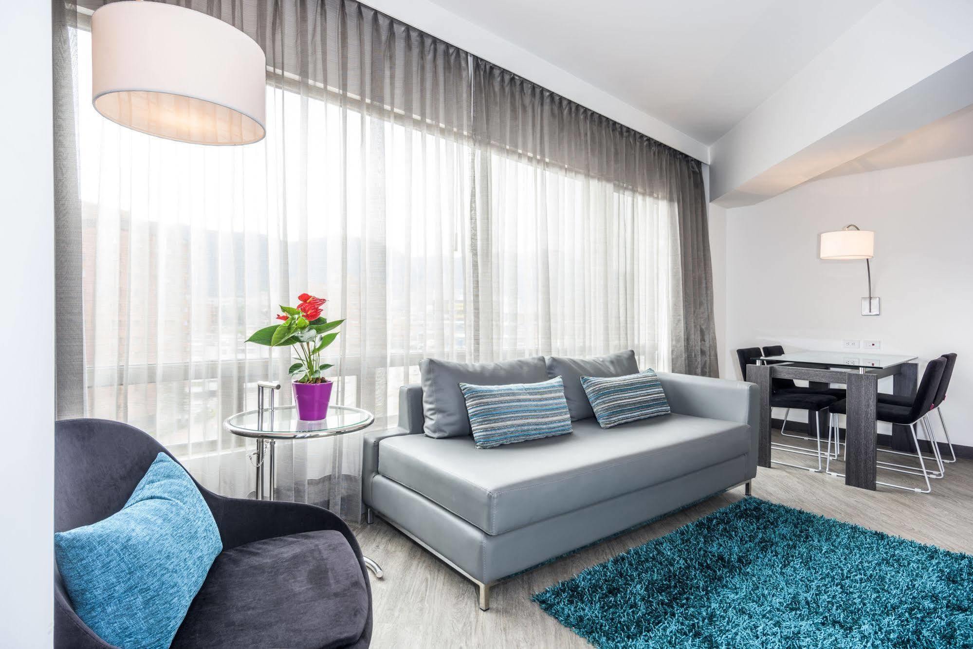 Nh Bogota Urban 26 Royal Hotel Екстериор снимка