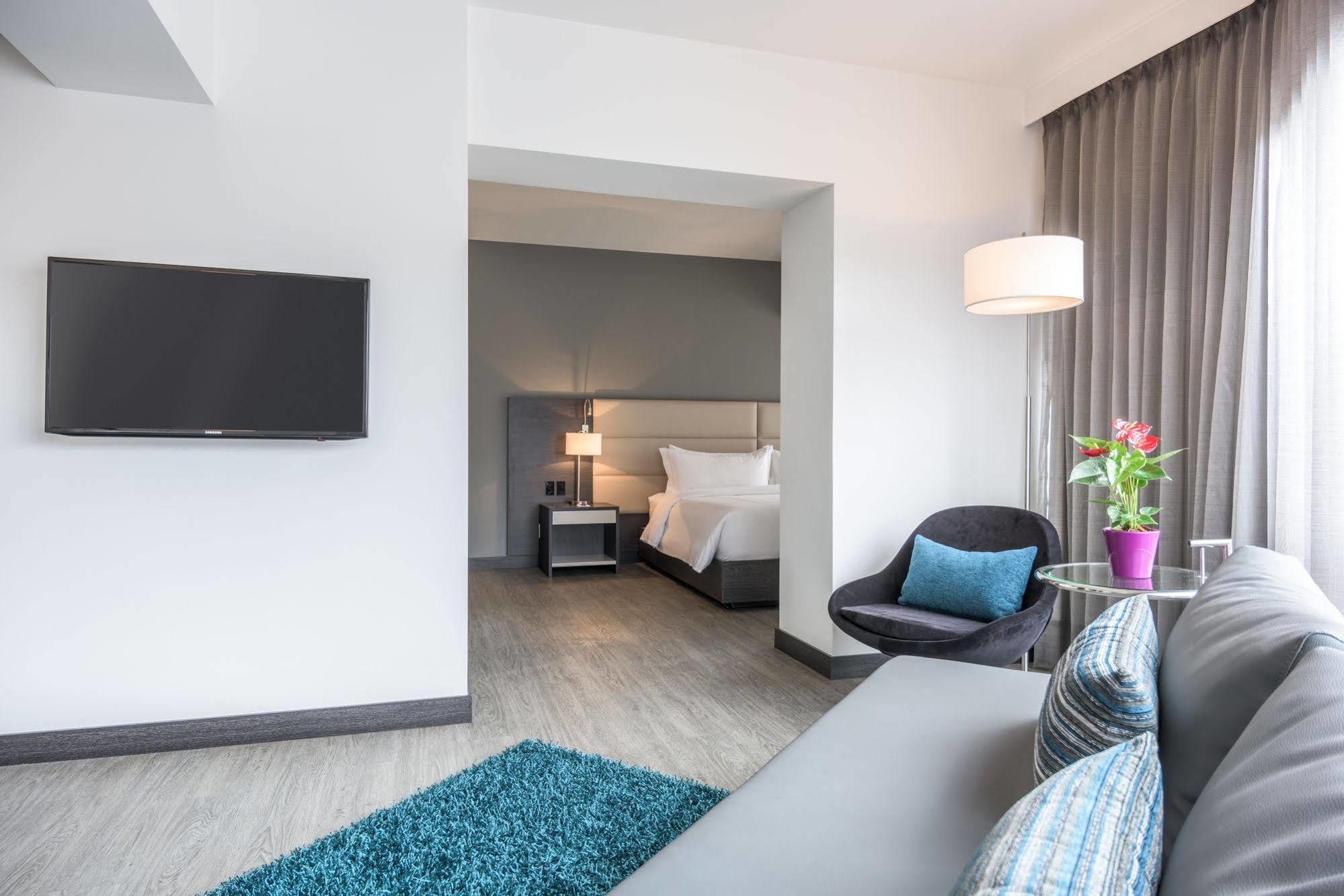 Nh Bogota Urban 26 Royal Hotel Екстериор снимка